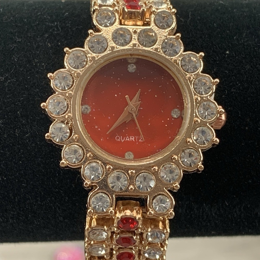 Women's Red Gemmed Quartz Wristwatch Gold Tone Metal Bracelet Analog Dress